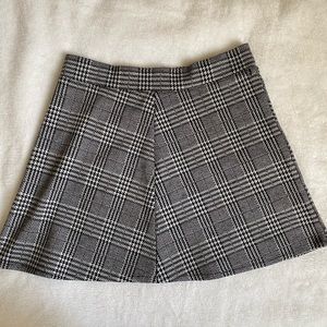 grey plaid skirt